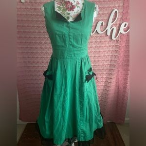 Lindy Bop Retro Green & Black Bow ‘50s style swing dress 👗☘️✨
